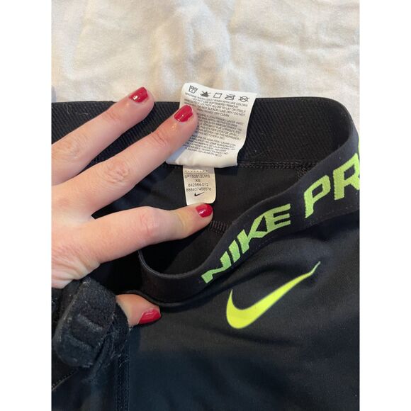 Nike Pro Cropped Leggings w/ Yellow Mesh - XS - Picture 3 of 6